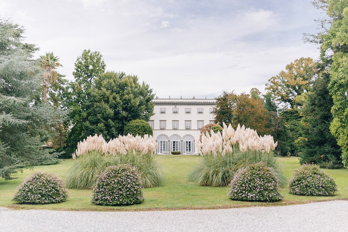 Romantic wedding in the gorgeous Villa Grabau in Lucca (Tuscany)