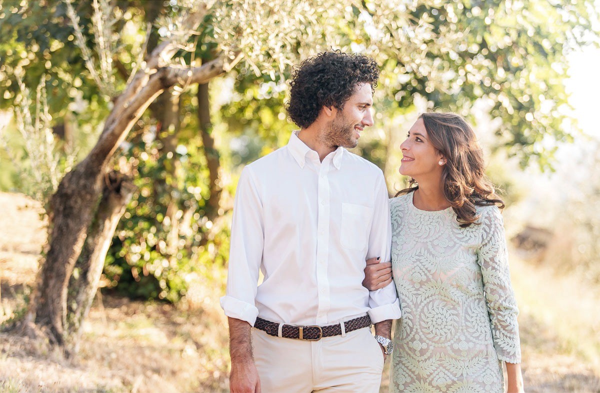A lovely pre-wedding photo-shoot through Tuscan olive trees