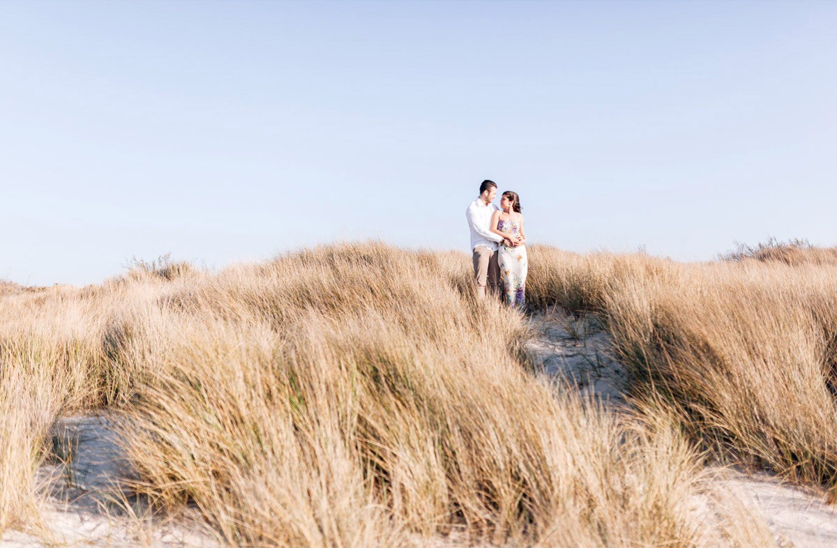 Engagement pictures by the sea of Tuscany