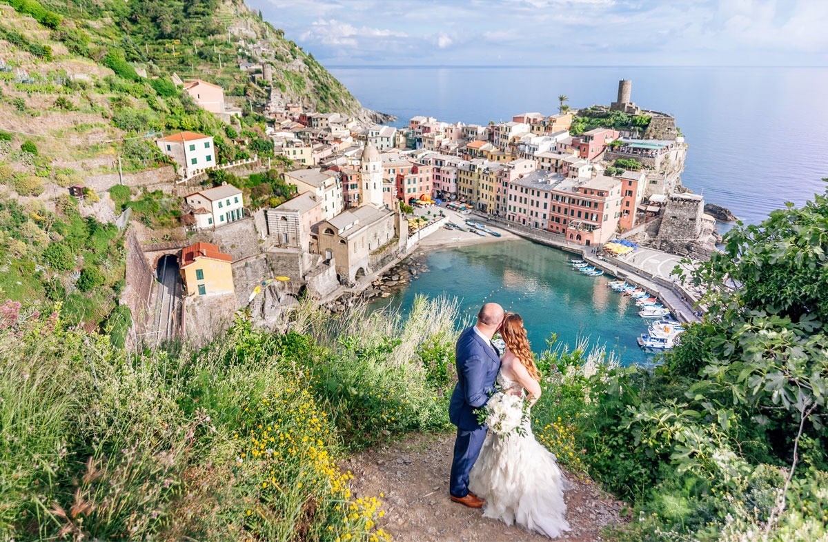 Intimate destination elopement in Vernazza