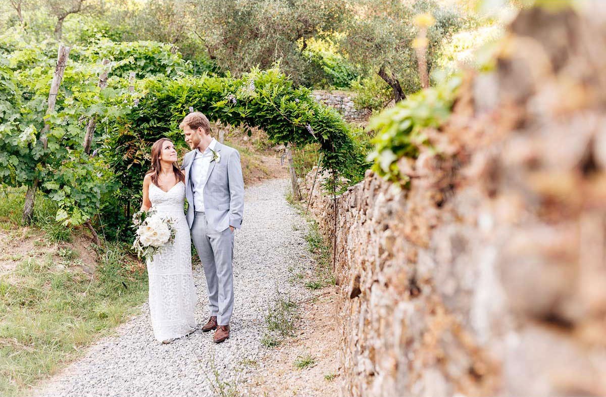 Symbolic outdoor wedding in Monterosso al Mare