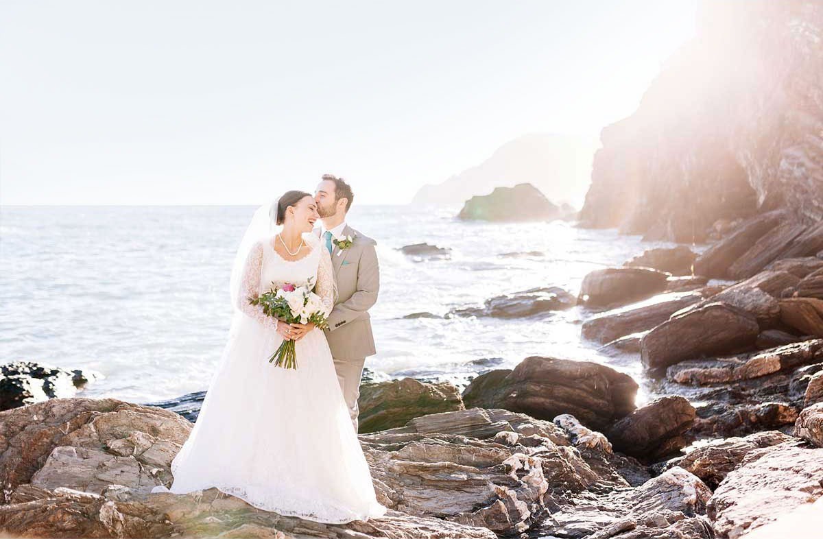 A romantic wedding on the rocks of Vernazza
