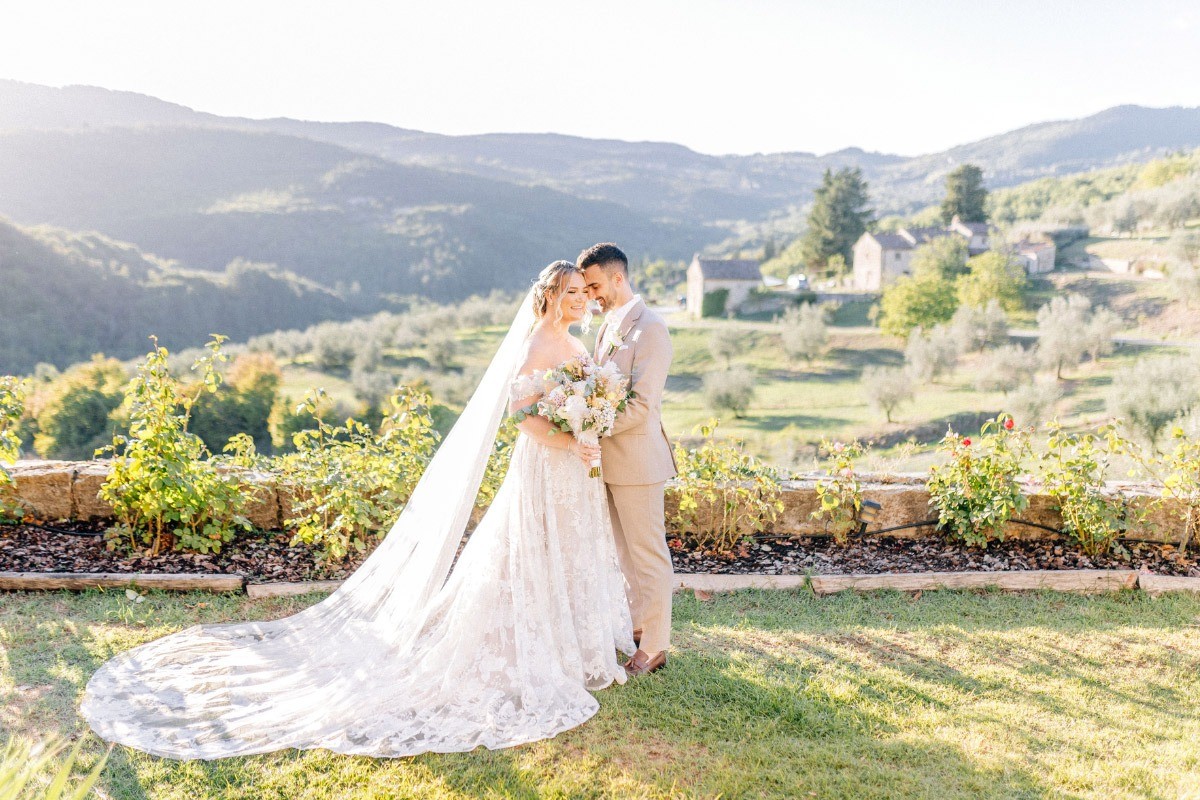 A Romantic Wedding in Castello del Trebbio: Charlotte and Ciaran's Dreamy Tuscany Wedding
