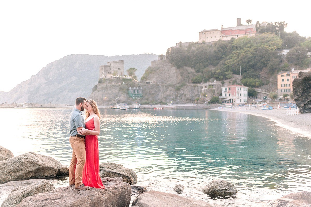 Breathtaking engagement photoshoot in Cinque Terre