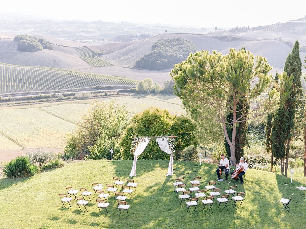 Al Fresco outdoor ceremony in Tuscany near Florence