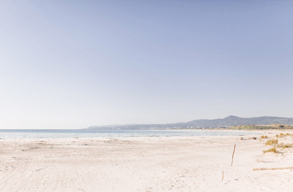 Romantic beach location for your engagement photo shoot in Tuscany